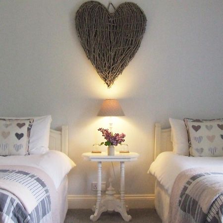 Lobhill Farmhouse Bed And Breakfast And Self Catering Accommodation Okehampton Exteriör bild