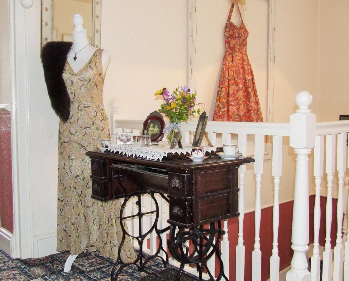 Lobhill Farmhouse Bed And Breakfast And Self Catering Accommodation Okehampton Exteriör bild