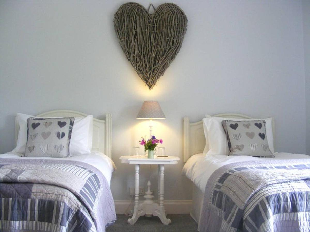 Lobhill Farmhouse Bed And Breakfast And Self Catering Accommodation Okehampton Rum bild