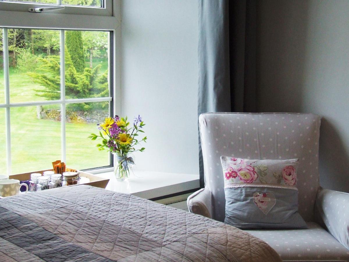 Lobhill Farmhouse Bed And Breakfast And Self Catering Accommodation Okehampton Exteriör bild