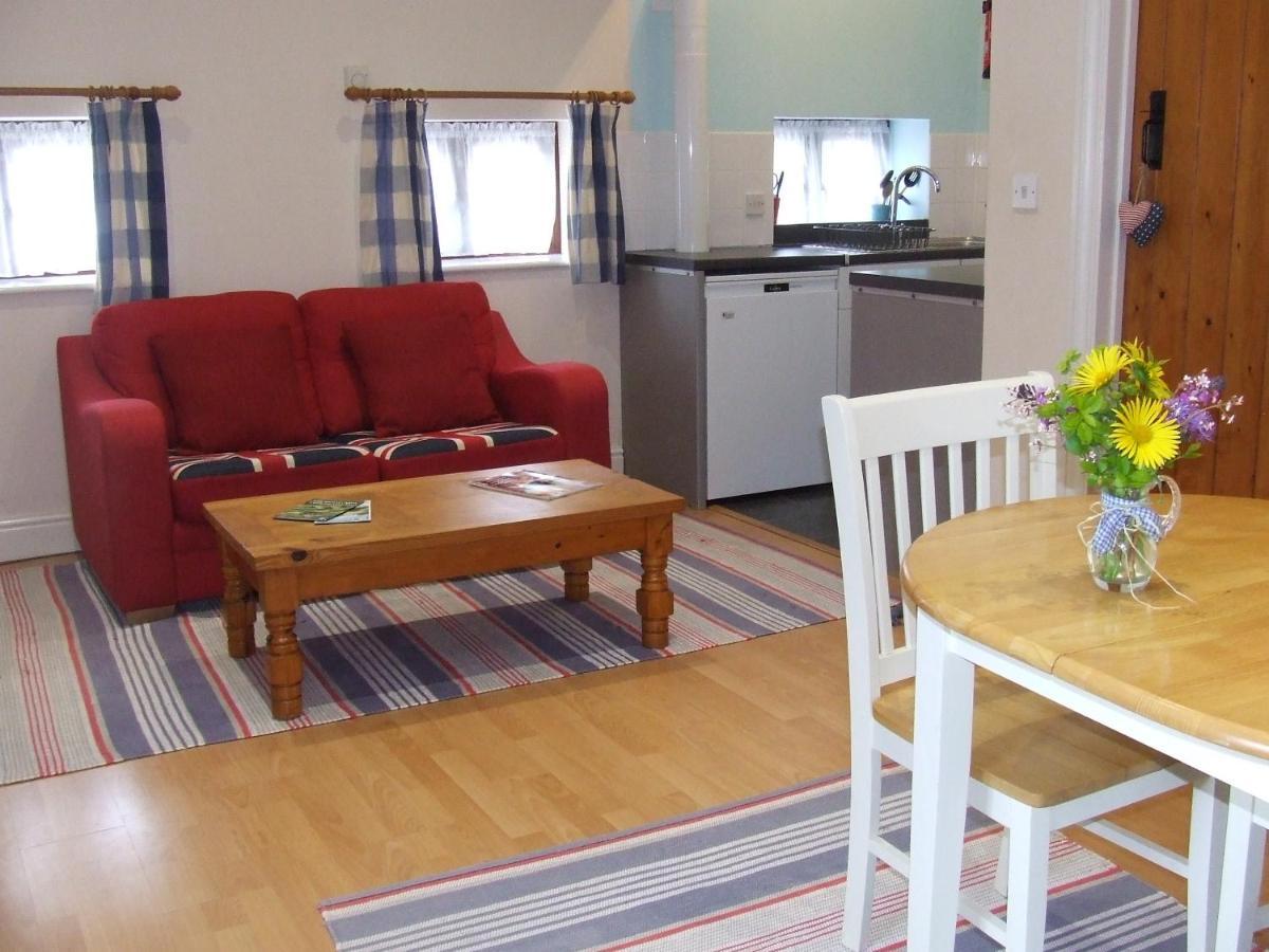 Lobhill Farmhouse Bed And Breakfast And Self Catering Accommodation Okehampton Exteriör bild