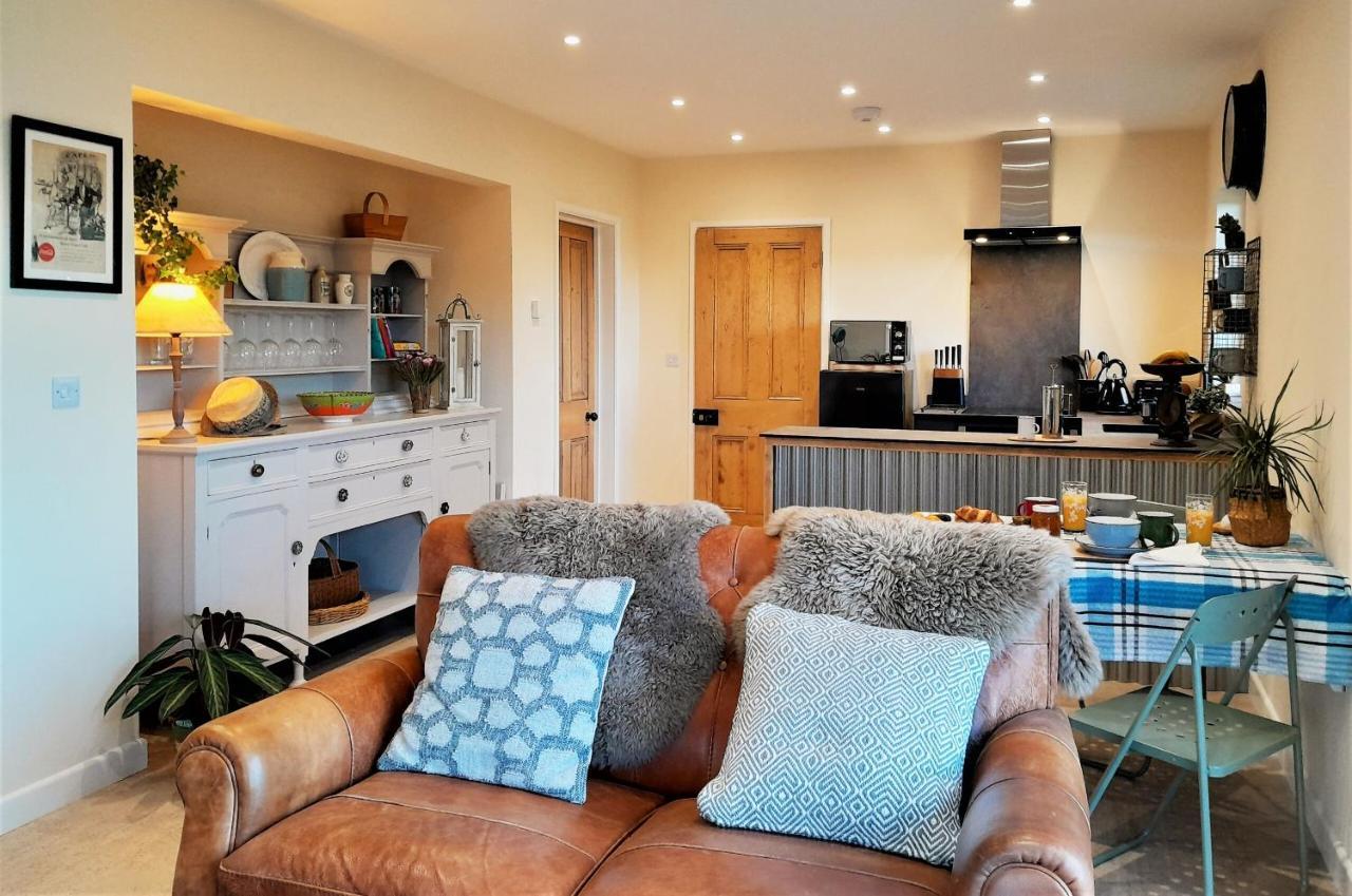 Lobhill Farmhouse Bed And Breakfast And Self Catering Accommodation Okehampton Exteriör bild
