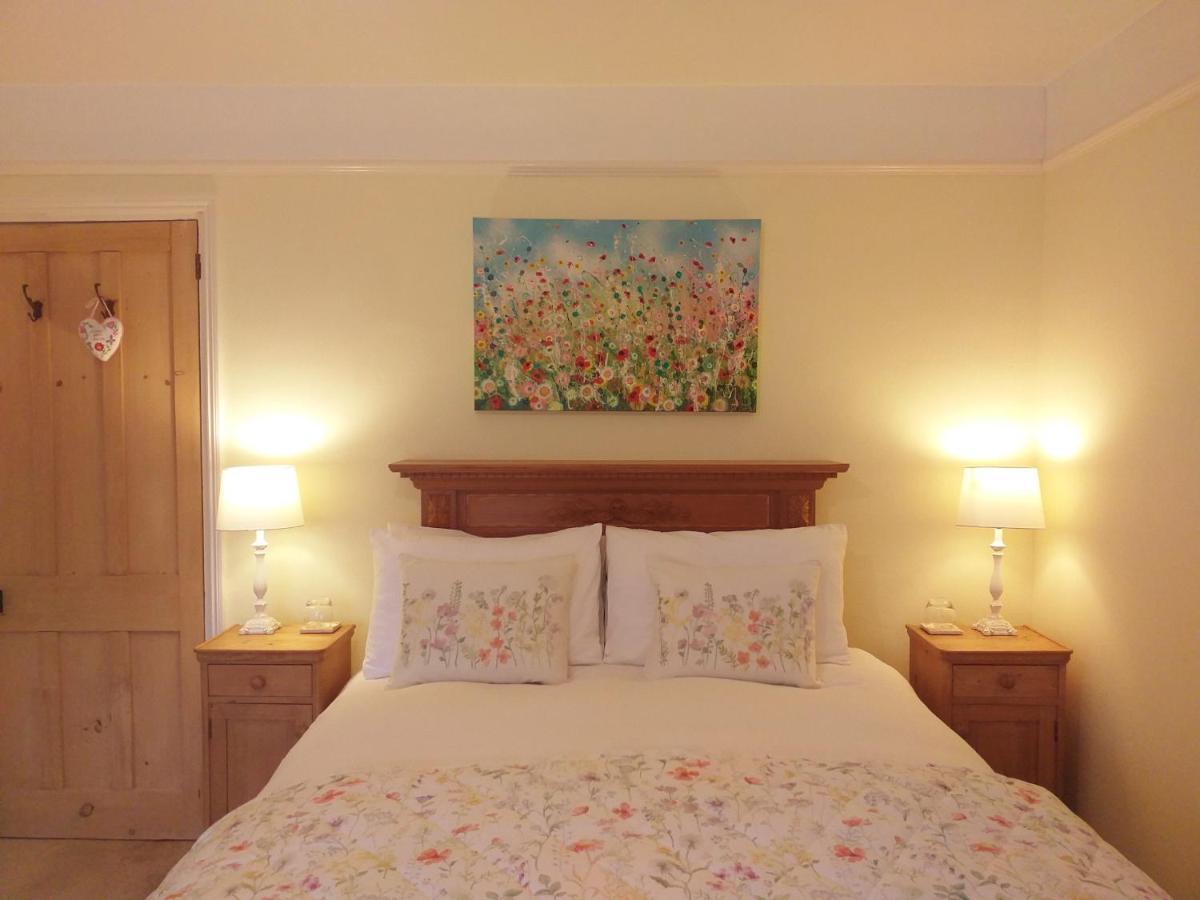 Lobhill Farmhouse Bed And Breakfast And Self Catering Accommodation Okehampton Exteriör bild