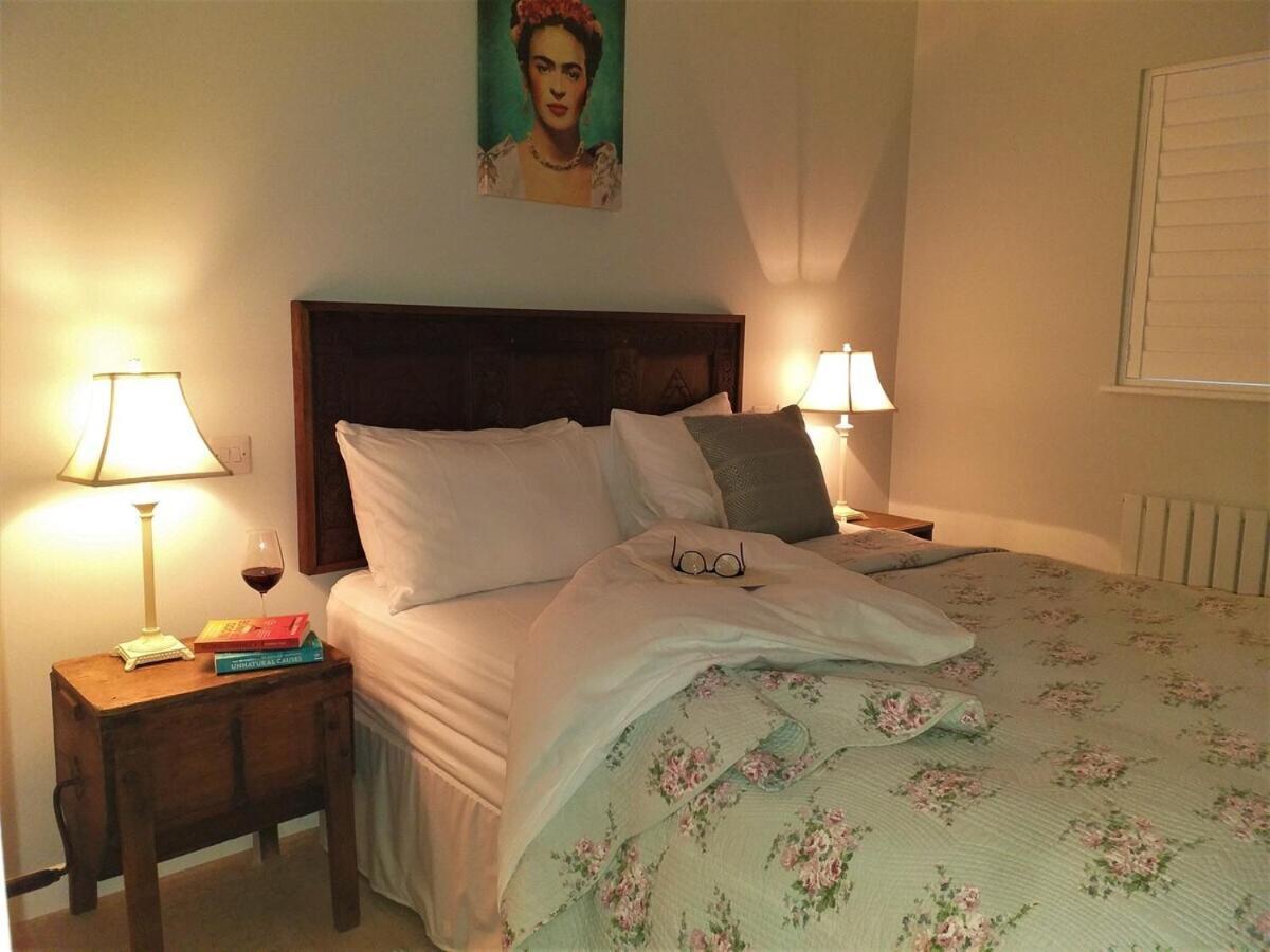 Lobhill Farmhouse Bed And Breakfast And Self Catering Accommodation Okehampton Rum bild